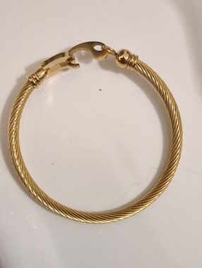 Cable Hook Clasp Bracelet